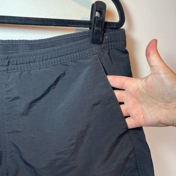 Patagonia 5" Shorts Black Pull On Nylon Unlined Drawstring Outdoor Womens Medium - Picture 5 of 11